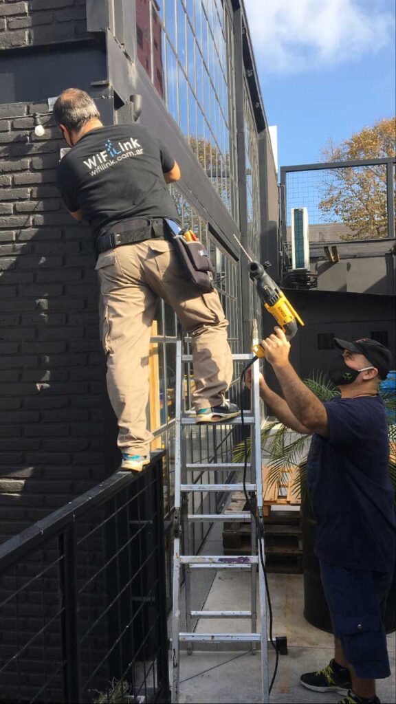 WiFiLink instalacion de camaras de seguridad HIKVISION en HELLER Cerveceria7