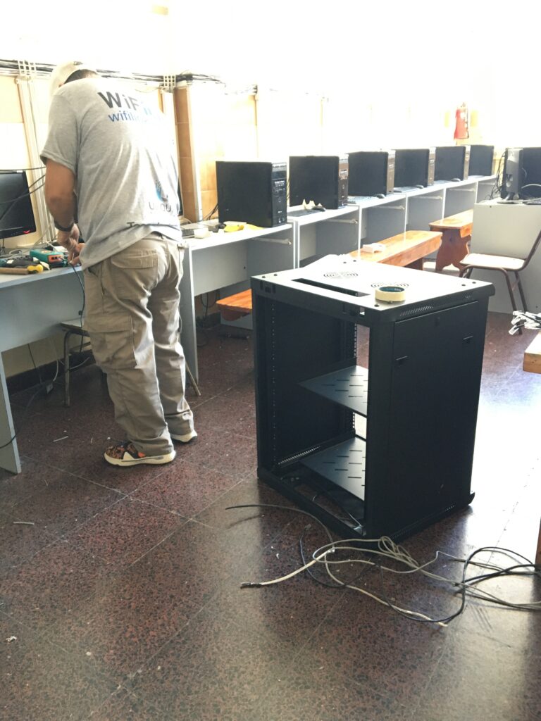 internet wifi Rack de datos Colegio Pompeya3