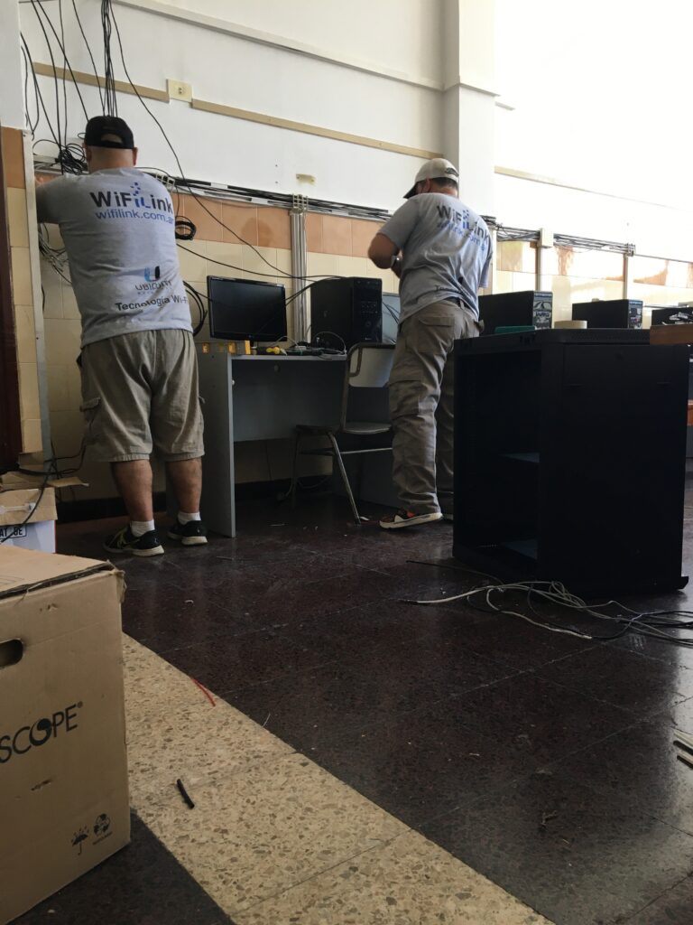 internet wifi Rack de datos Colegio Pompeya5