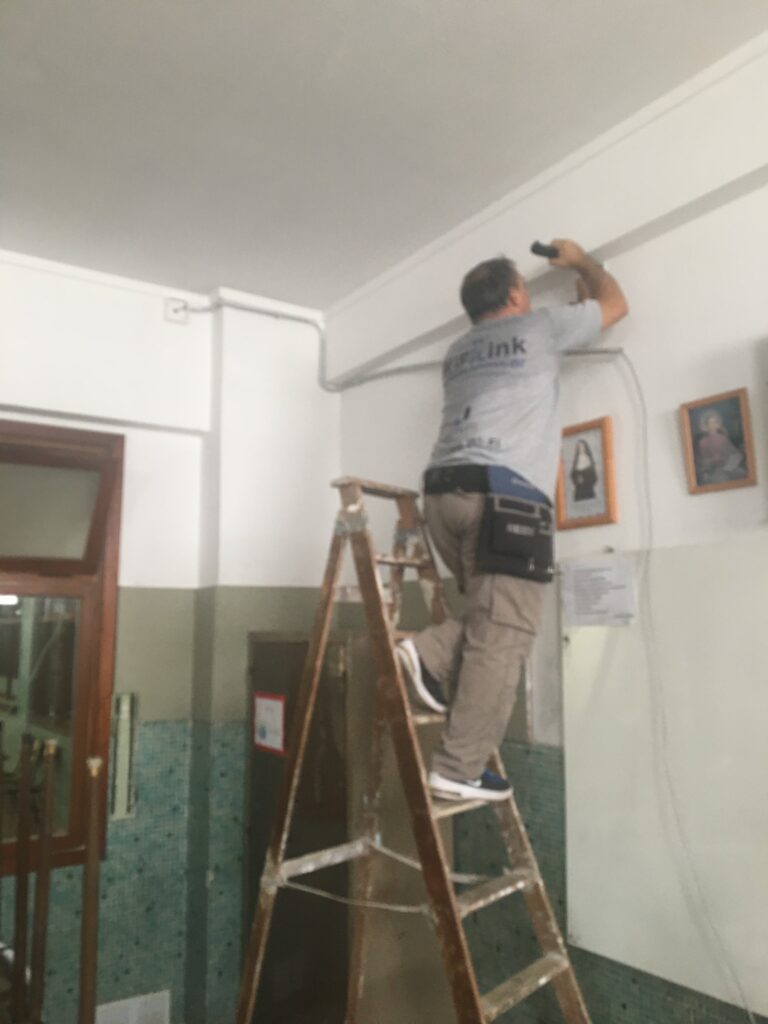 wifilink red wifi para escuelas. Colegio Santa Cecilia 20 min