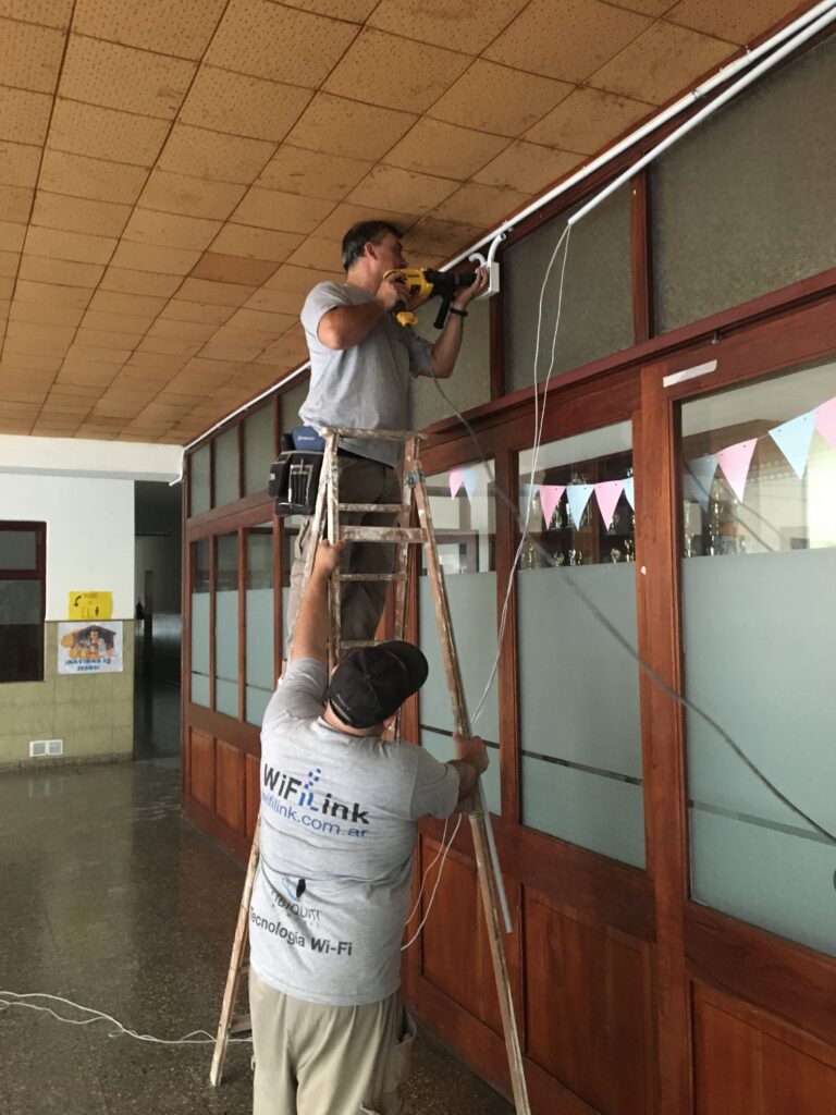 wifilink red wifi para escuelas. Colegio Santa Cecilia 8 min